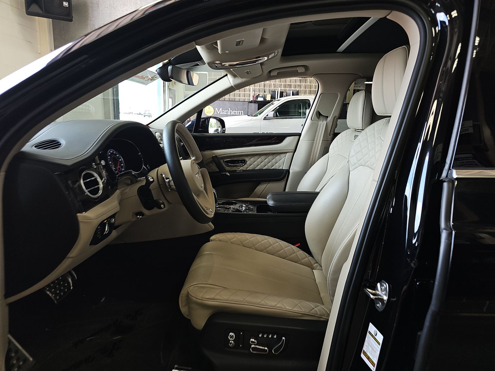 2020 Bentley Bentayga Hybrid AWD