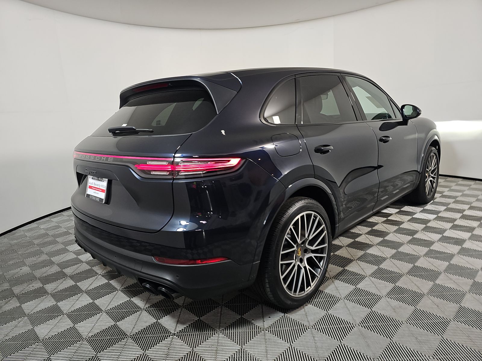 2022 Porsche Cayenne Platinum Edition AWD