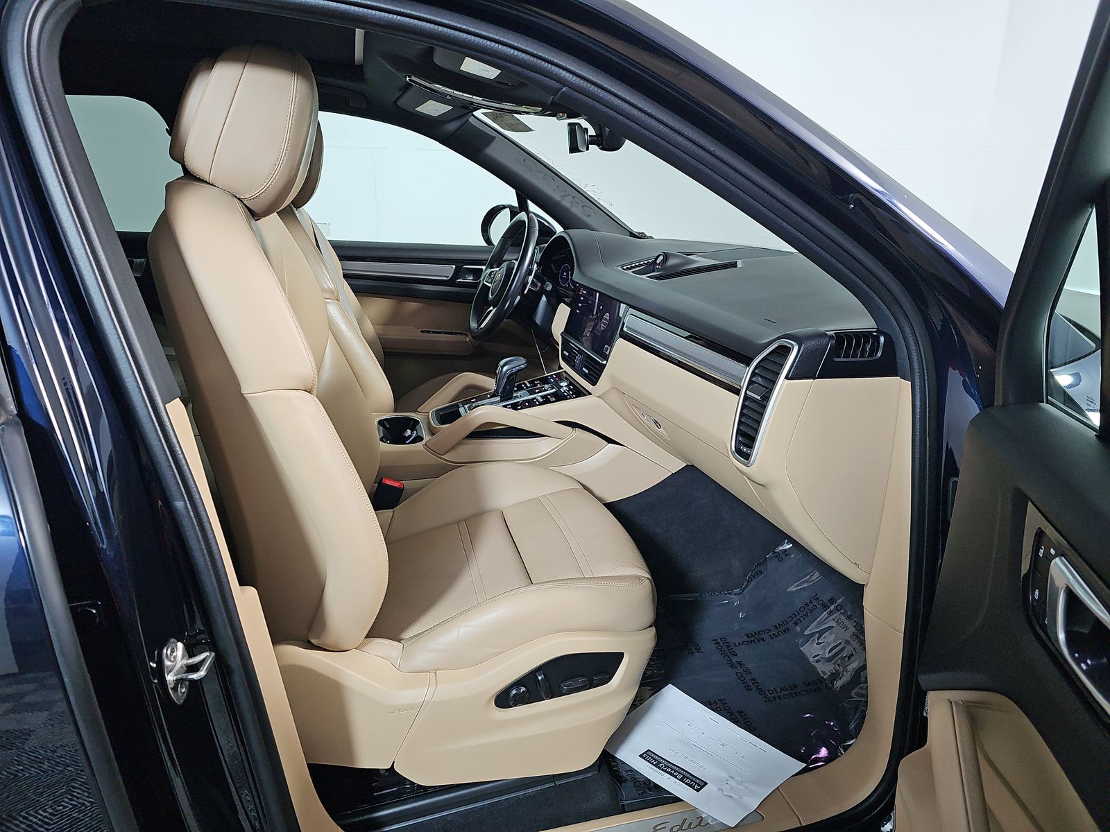 2022 Porsche Cayenne Platinum Edition AWD