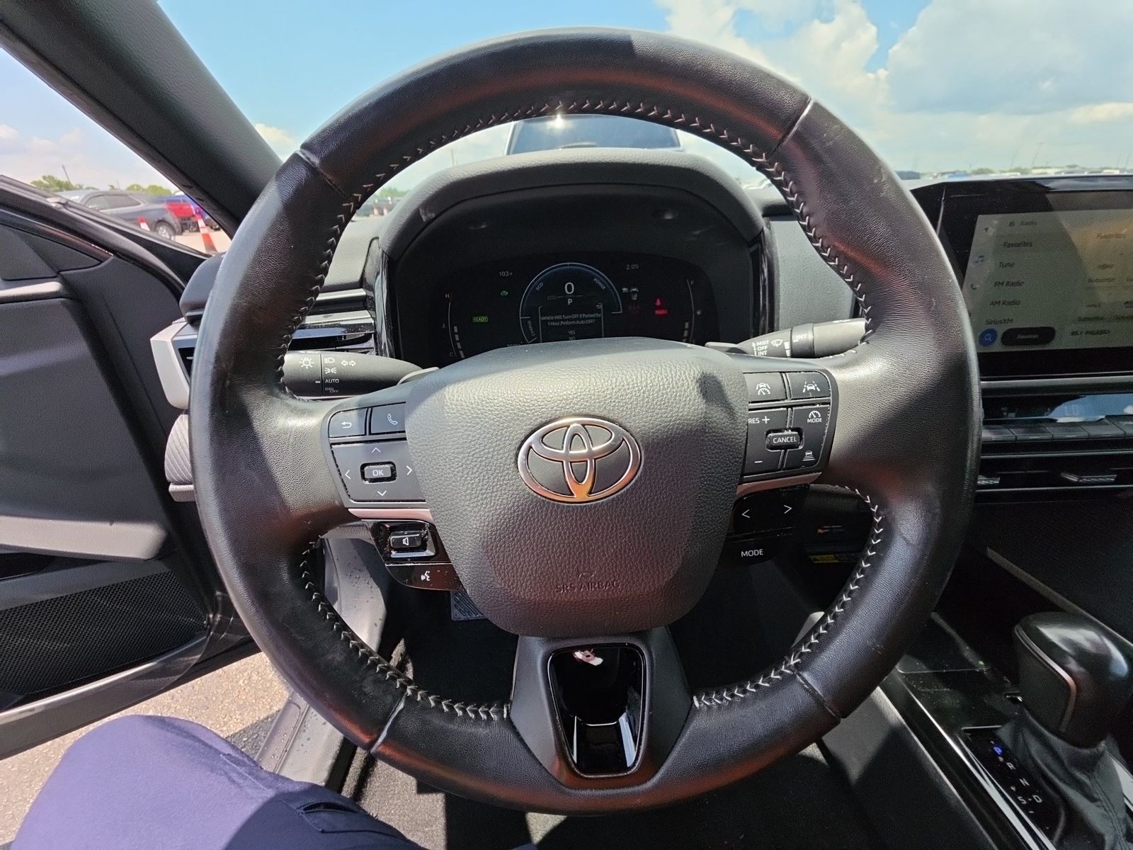 2025 Toyota Camry SE FWD