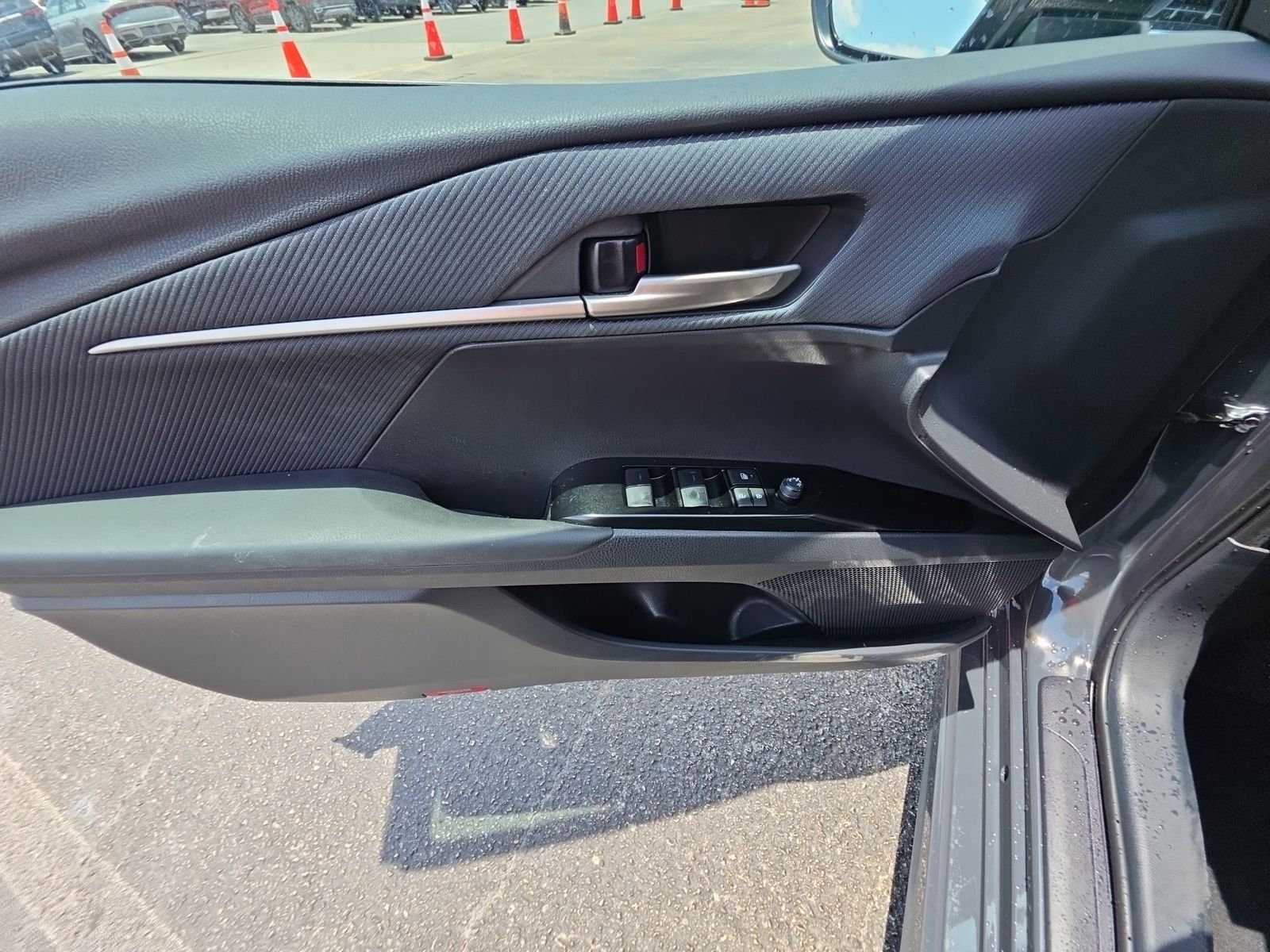 2025 Toyota Camry SE FWD