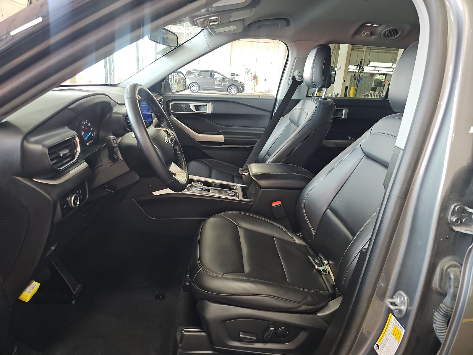 2023 Ford Explorer XLT AWD