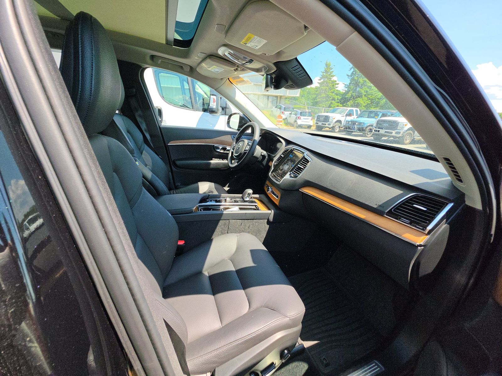 2024 Volvo XC90 B6 Plus AWD