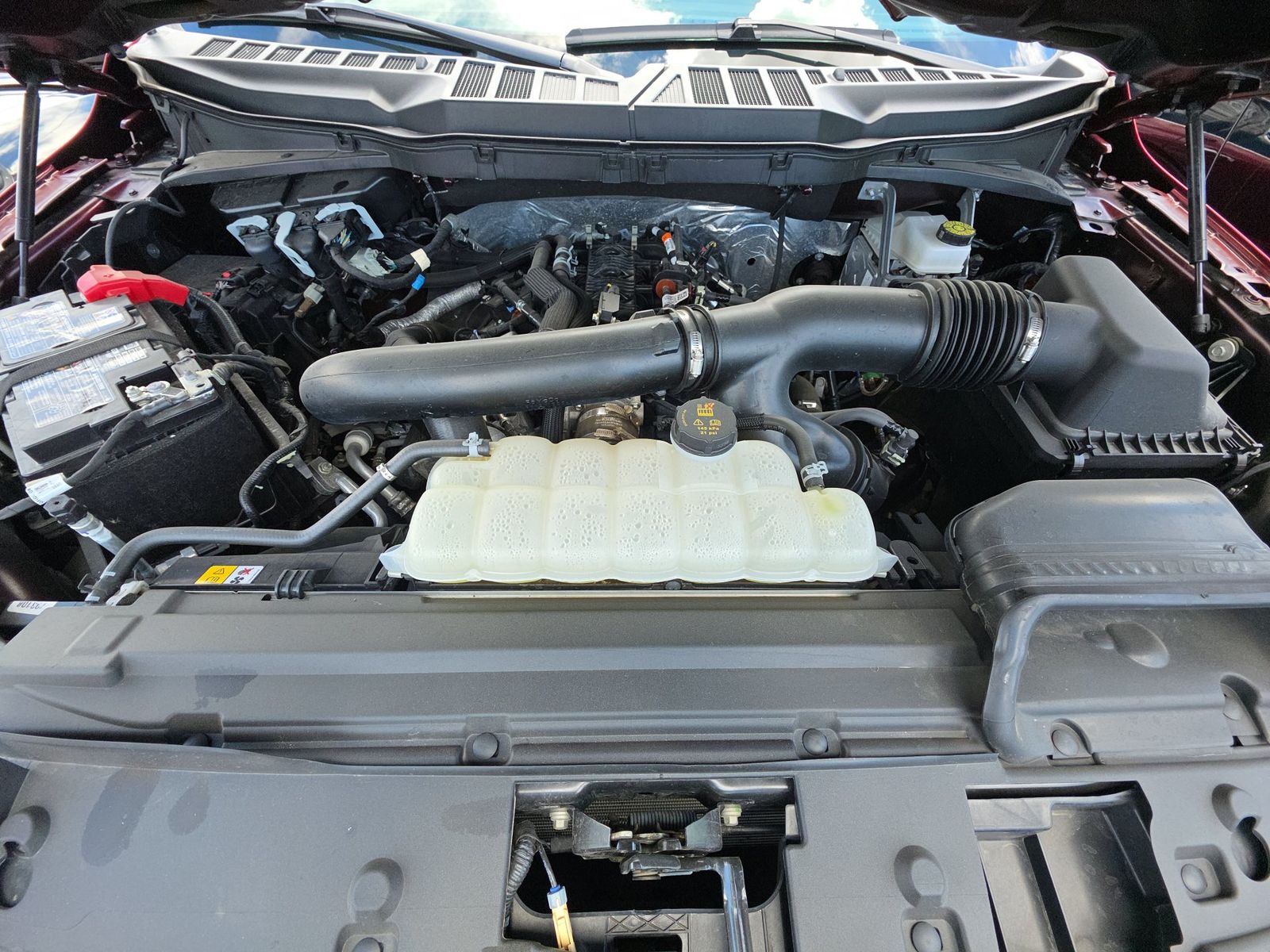 2025 Ford F-150 Lariat AWD