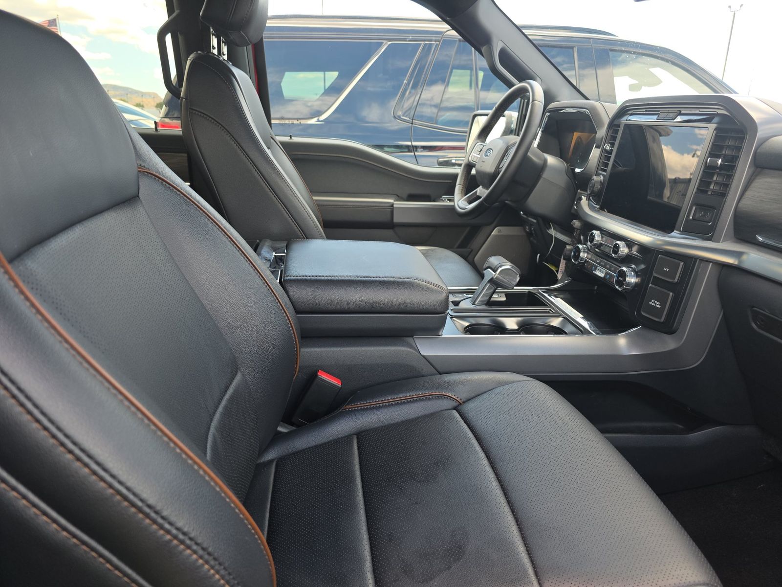 2025 Ford F-150 Lariat AWD