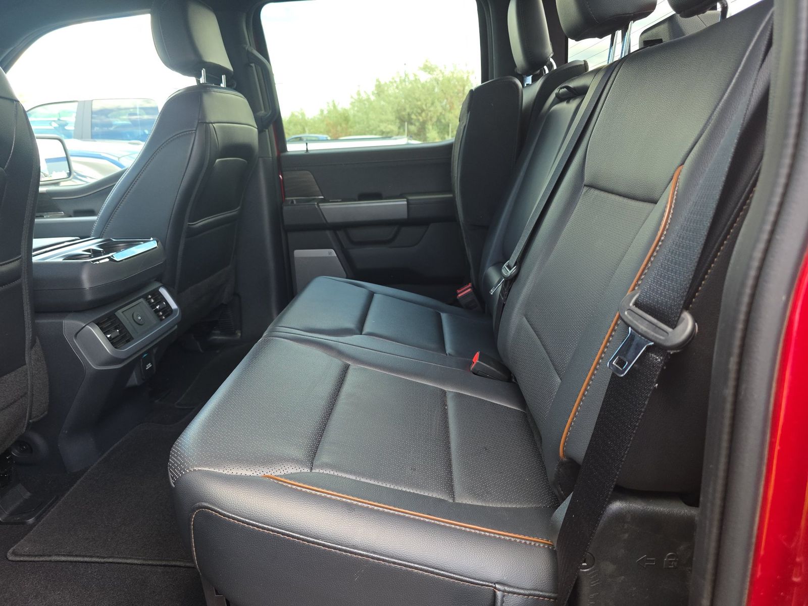 2025 Ford F-150 Lariat AWD