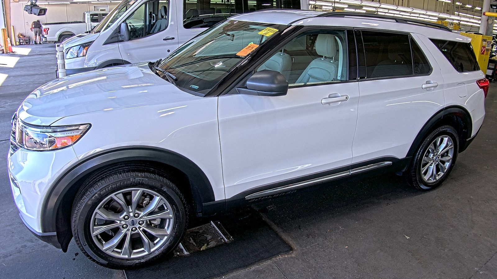 2023 Ford Explorer XLT AWD