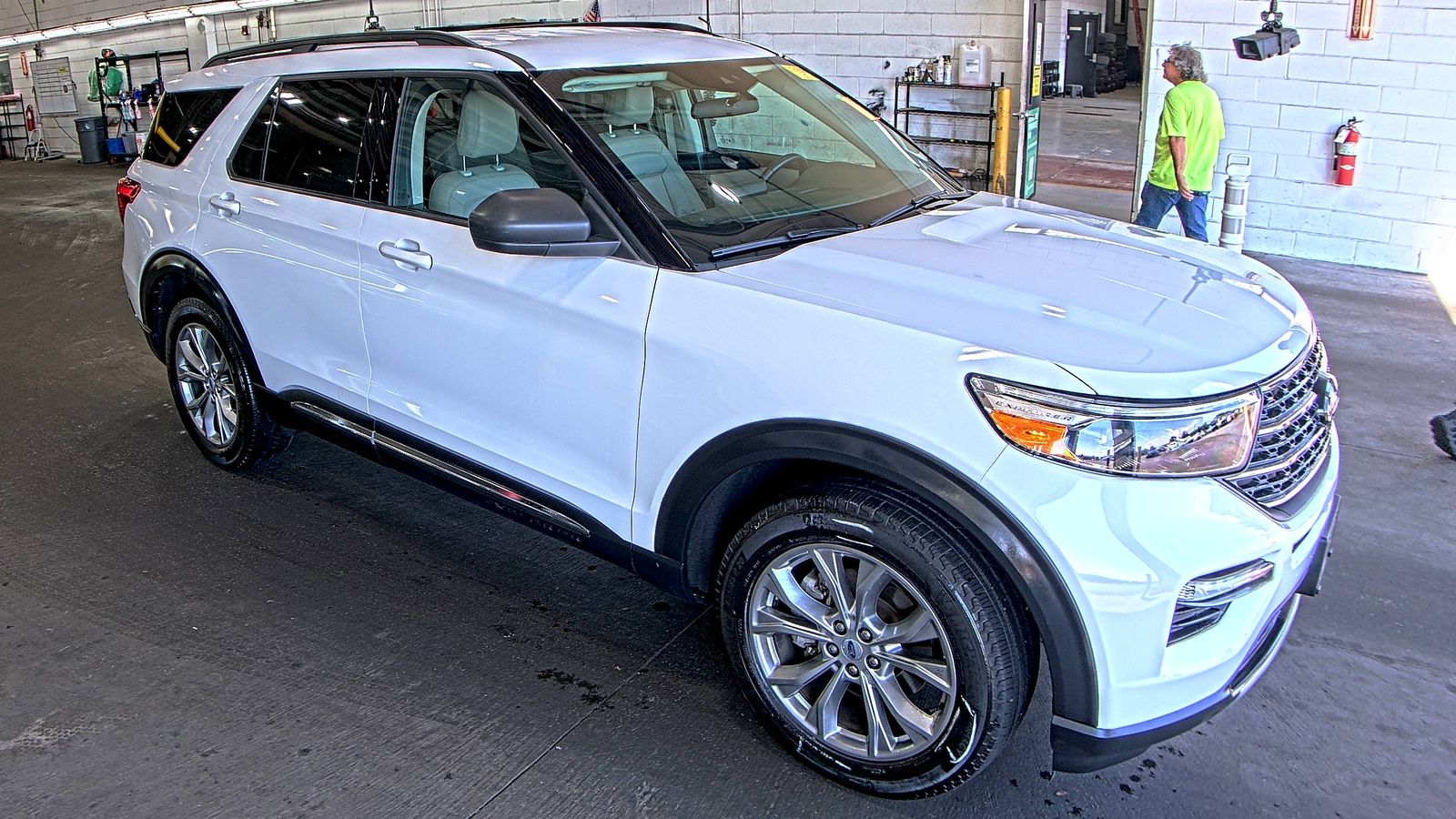 2023 Ford Explorer XLT AWD