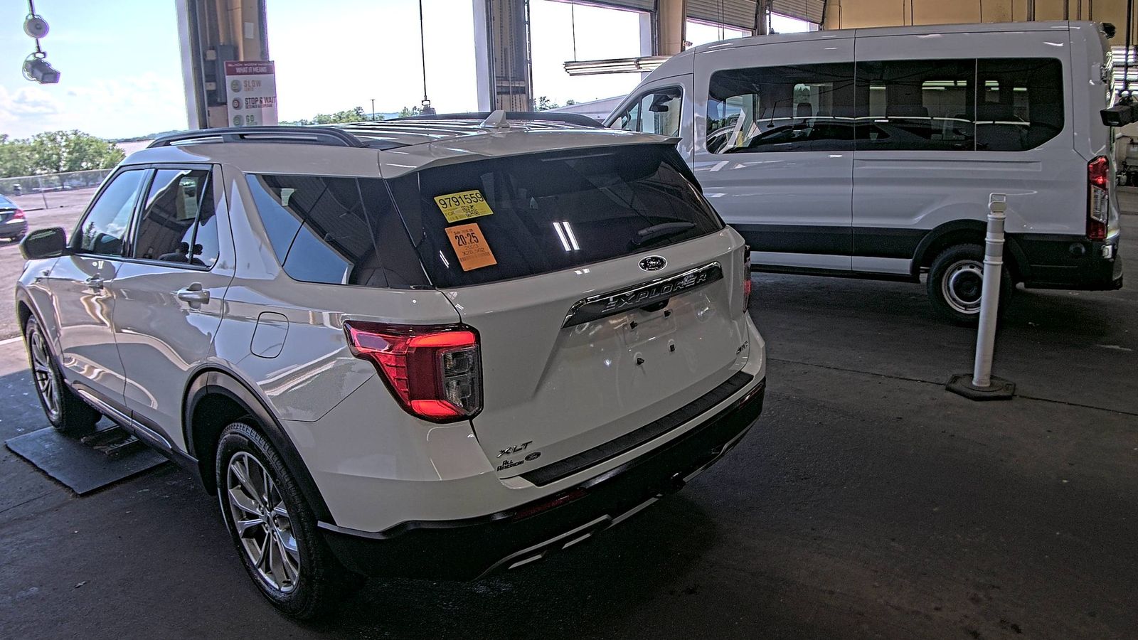 2023 Ford Explorer XLT AWD