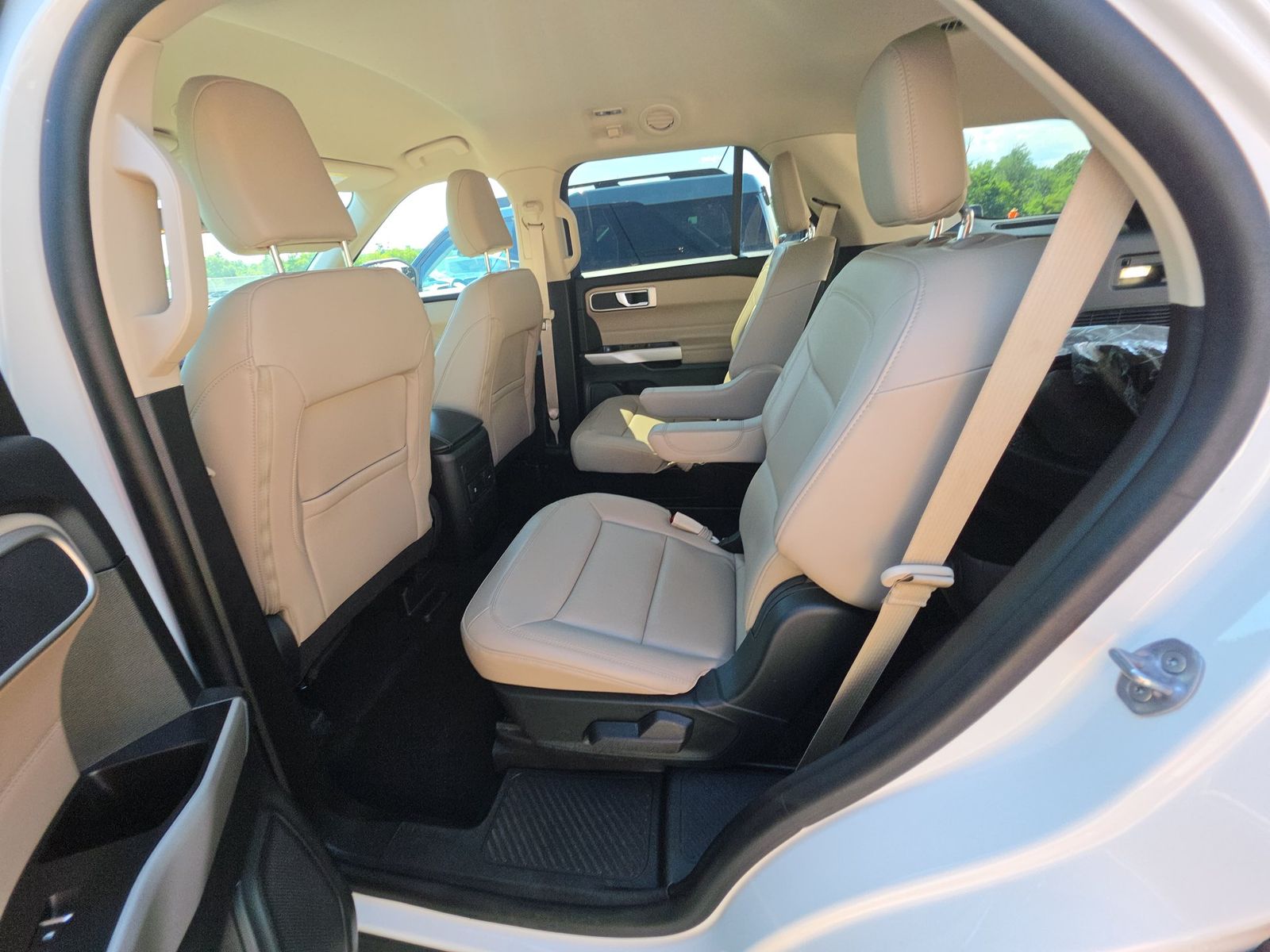 2023 Ford Explorer XLT AWD