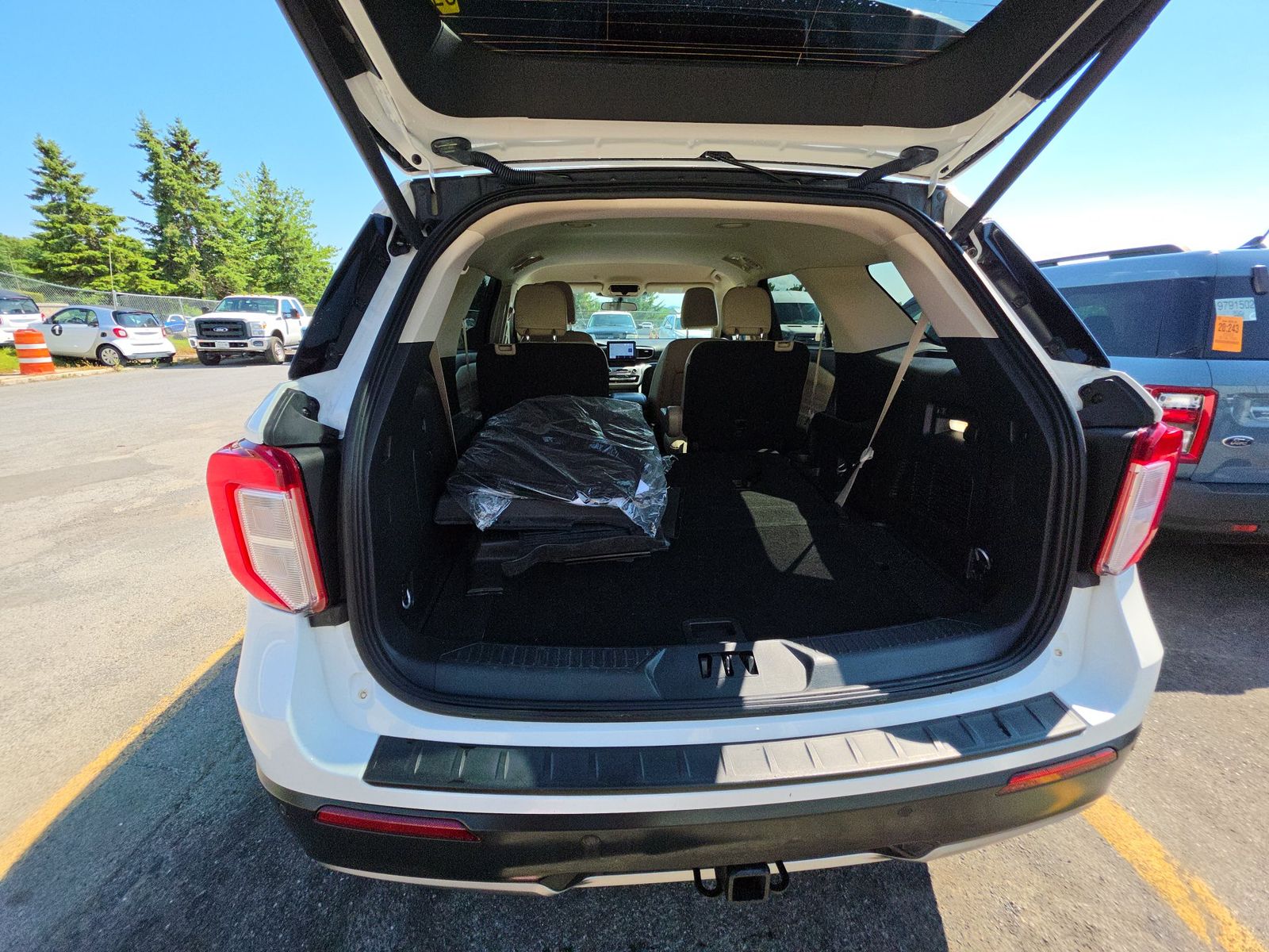 2023 Ford Explorer XLT AWD