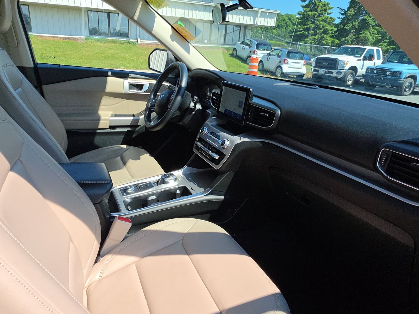2023 Ford Explorer XLT AWD