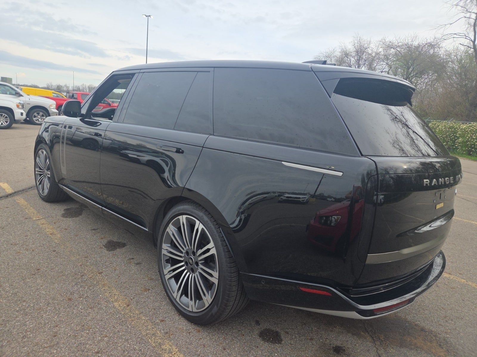 2023 Land Rover Range Rover SE LWB AWD