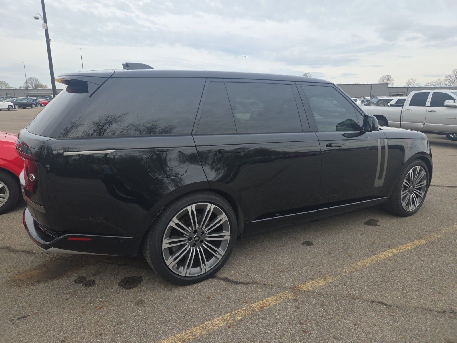 2023 Land Rover Range Rover SE LWB AWD