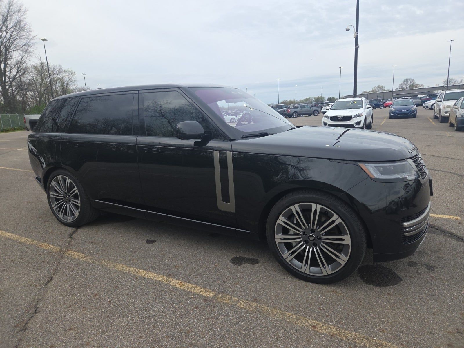 2023 Land Rover Range Rover SE LWB AWD