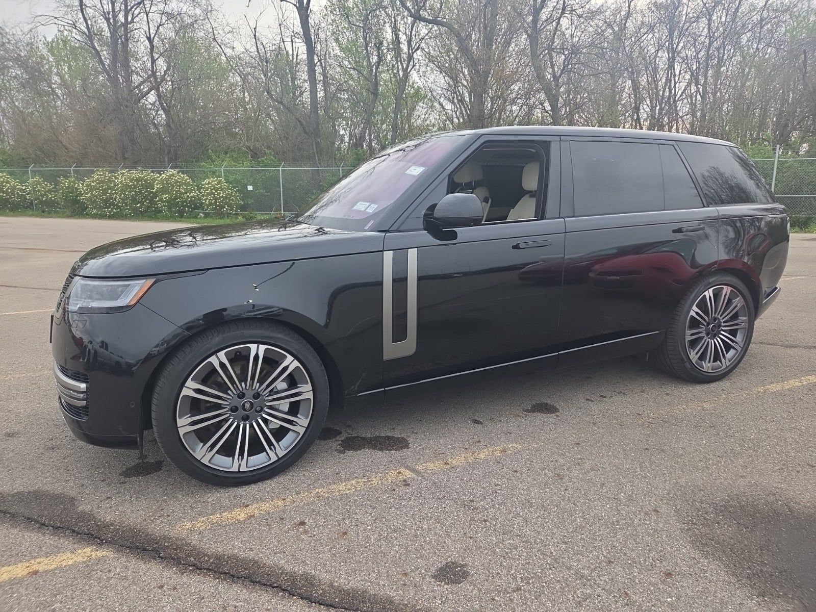 2023 Land Rover Range Rover SE LWB AWD