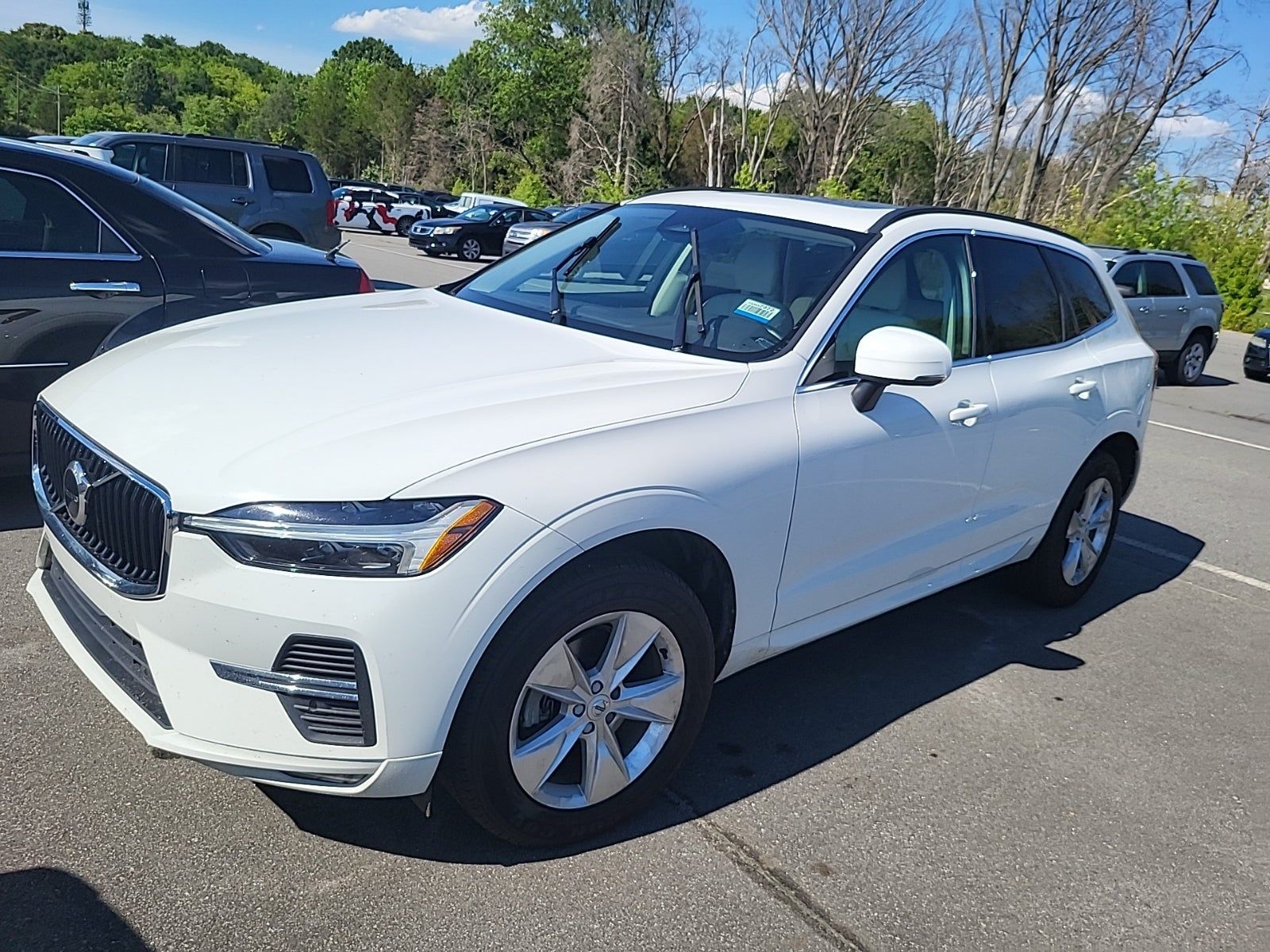 2022 Volvo XC60 B5 Momentum AWD
