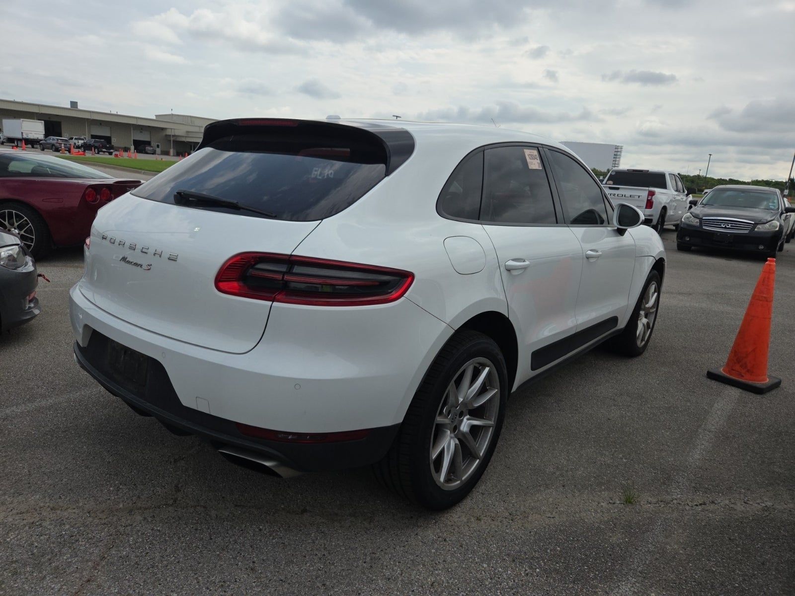 2018 Porsche Macan Base AWD