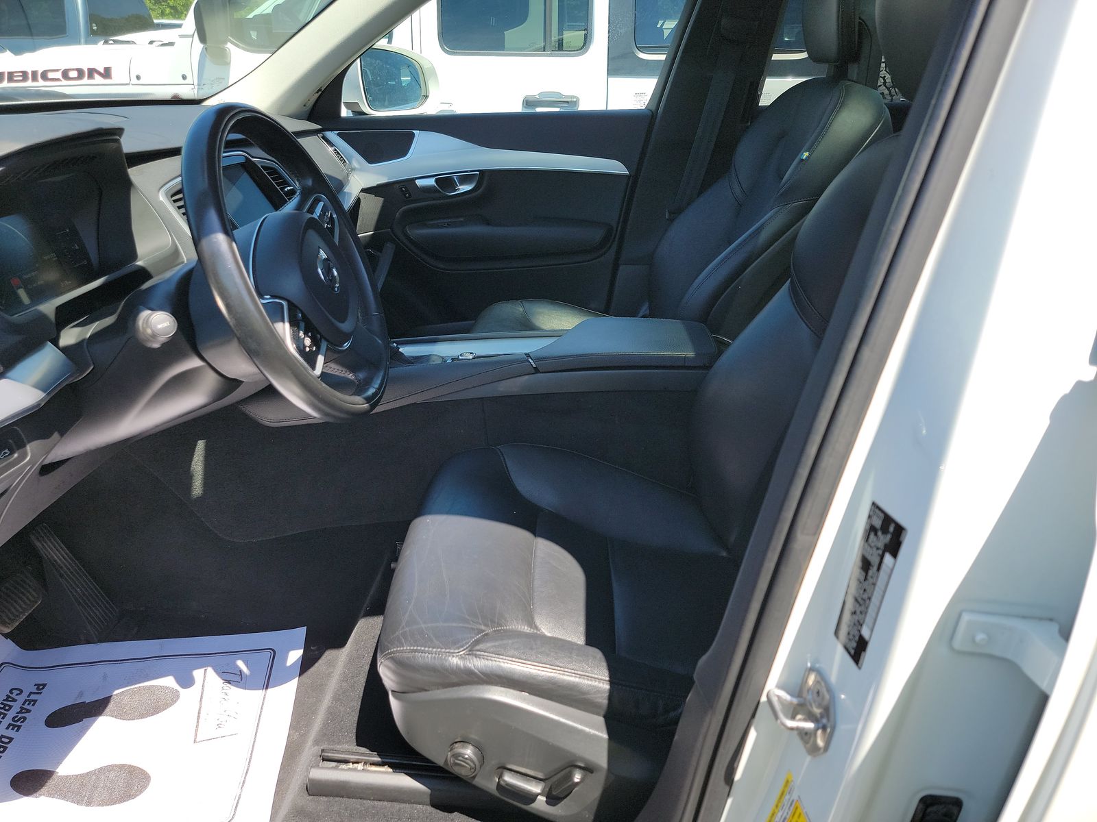 2018 Volvo XC90 T5 Momentum AWD