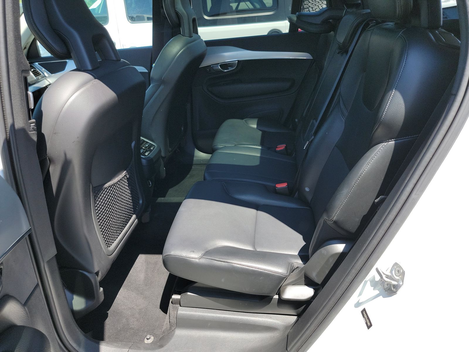 2018 Volvo XC90 T5 Momentum AWD