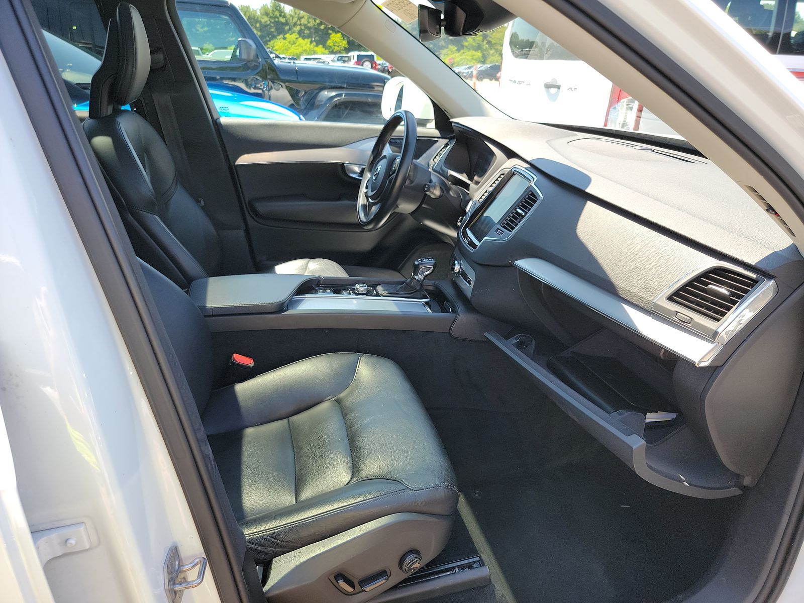 2018 Volvo XC90 T5 Momentum AWD