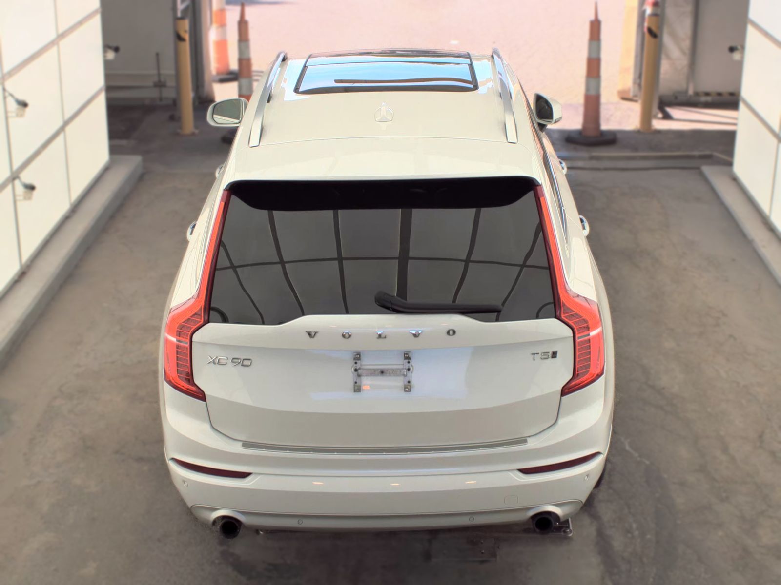 2018 Volvo XC90 T5 Momentum AWD