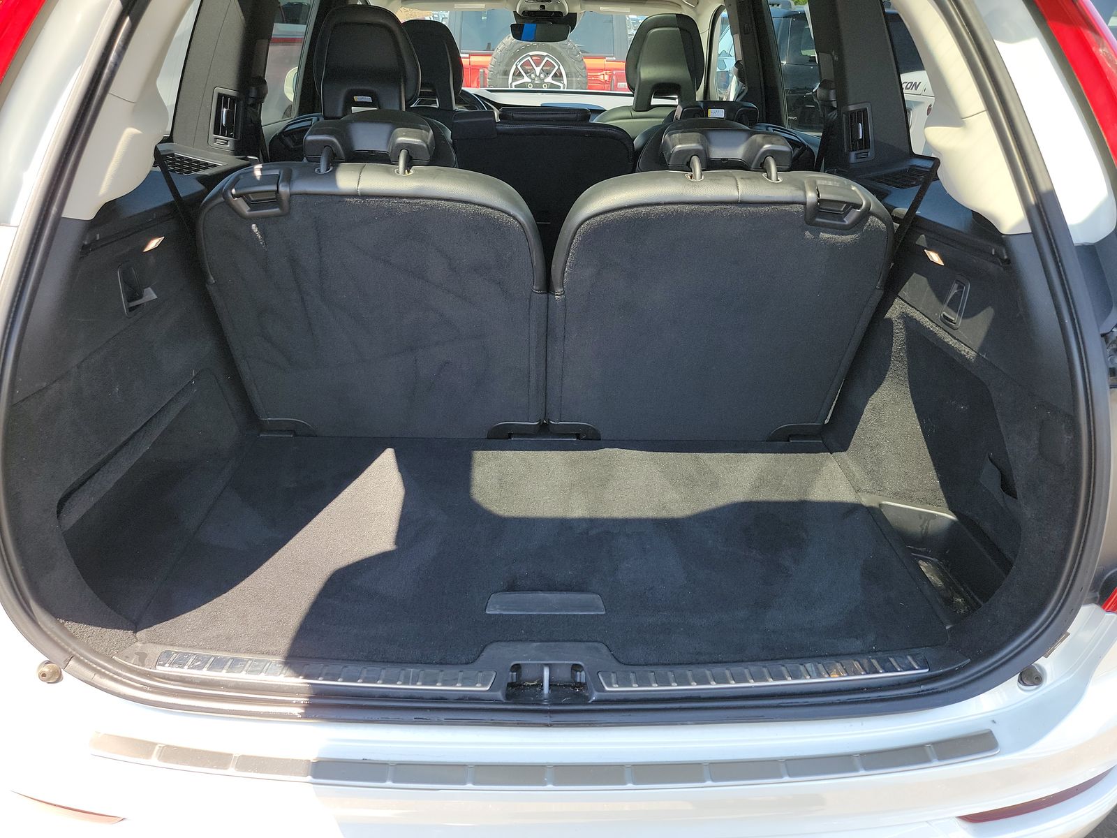 2018 Volvo XC90 T5 Momentum AWD