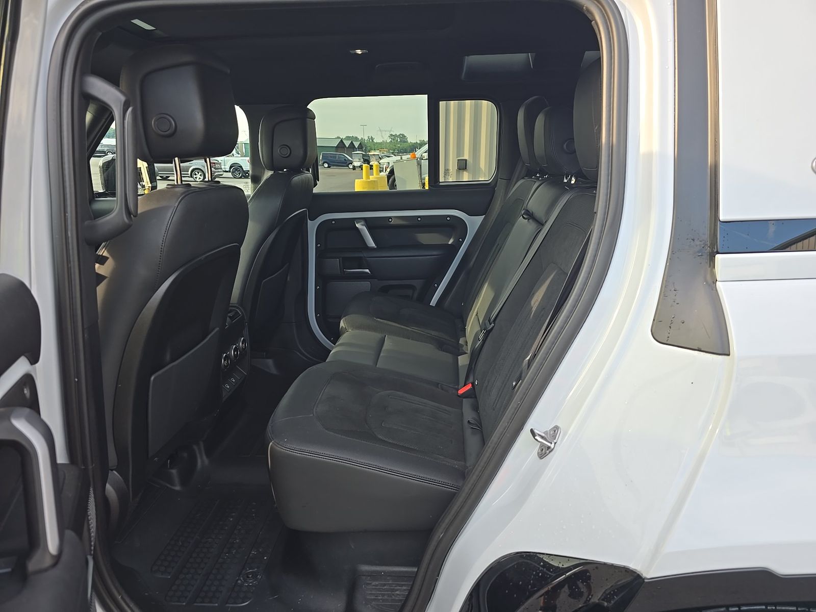 2023 Land Rover Defender 110 V8 AWD