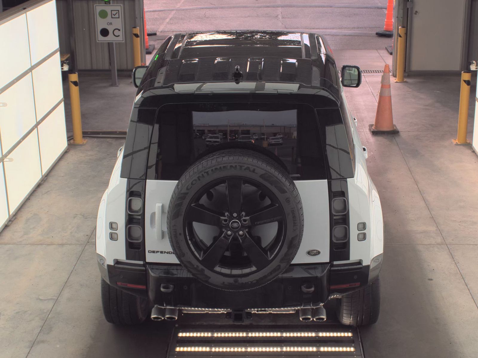 2023 Land Rover Defender 110 V8 AWD