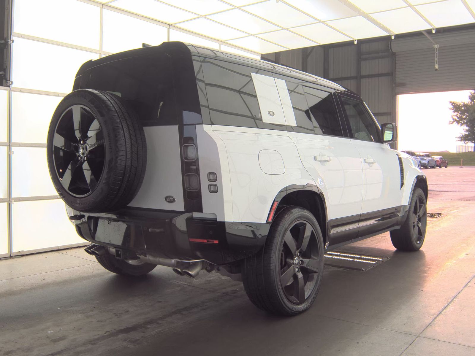 2023 Land Rover Defender 110 V8 AWD