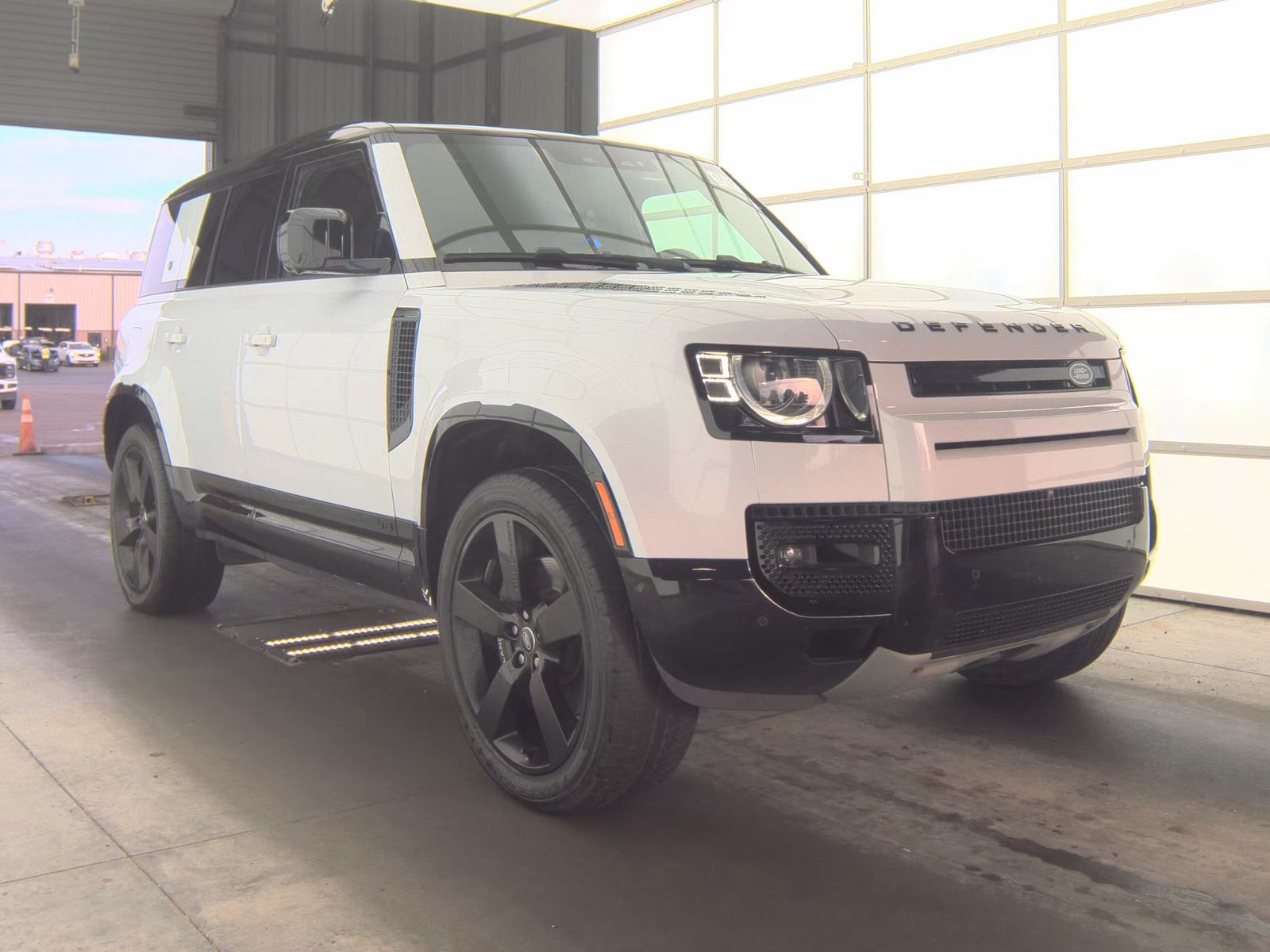 2023 Land Rover Defender 110 V8 AWD
