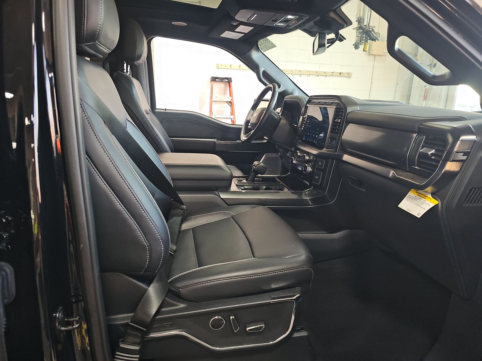 2023 Ford F-150 Hybrid Lariat AWD