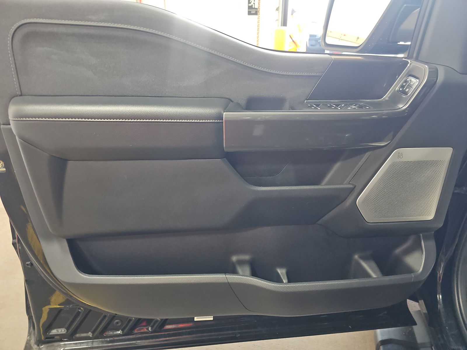 2023 Ford F-150 Hybrid Lariat AWD