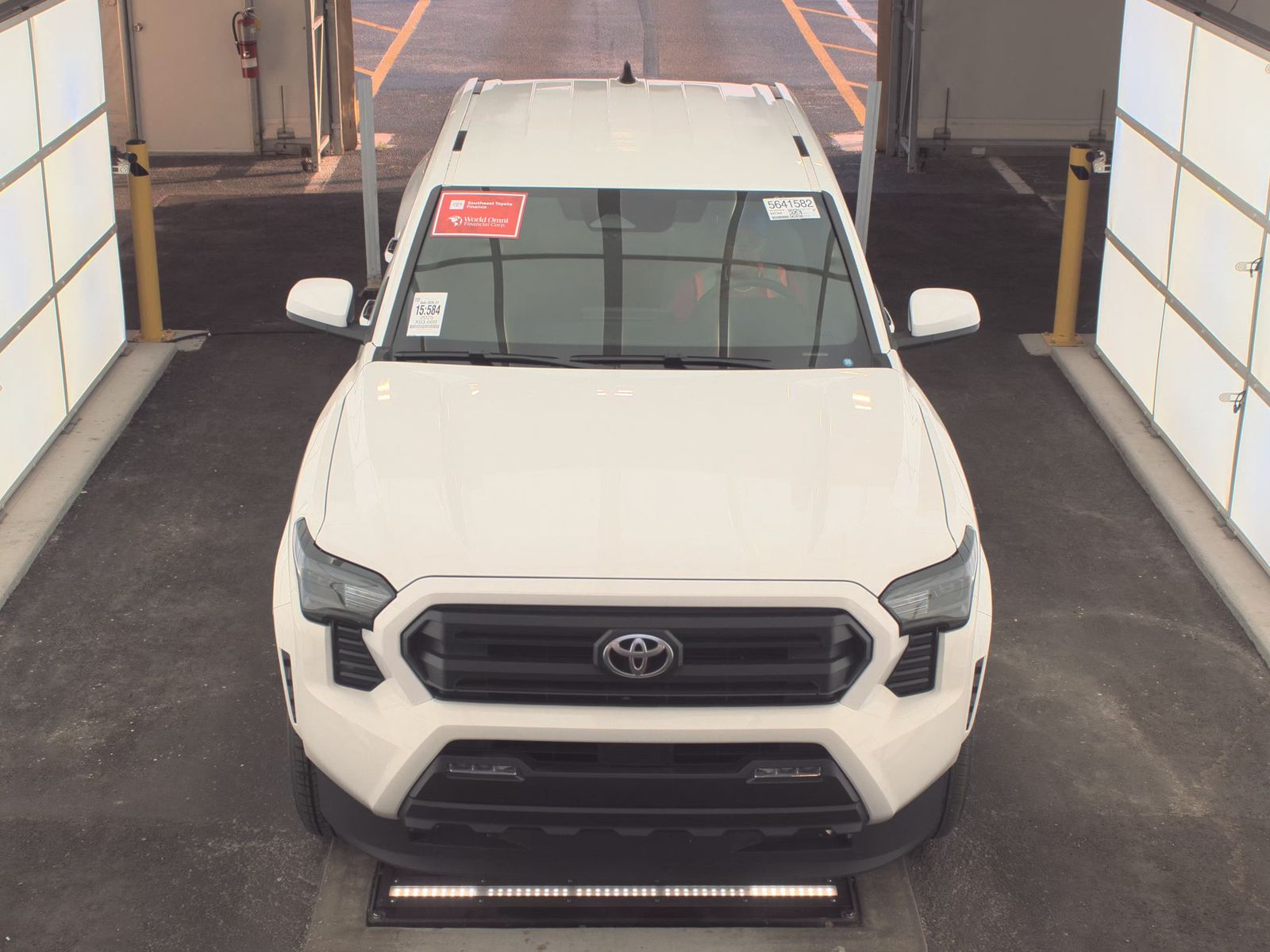2025 Toyota Tacoma SR5 AWD
