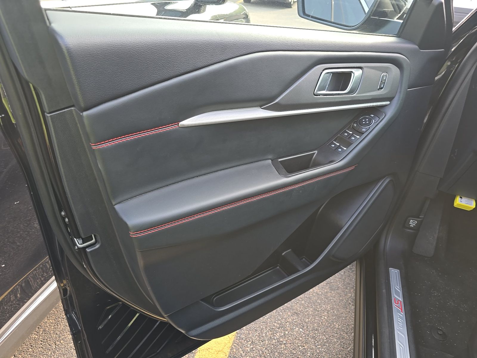 2025 Ford Explorer ST-Line AWD