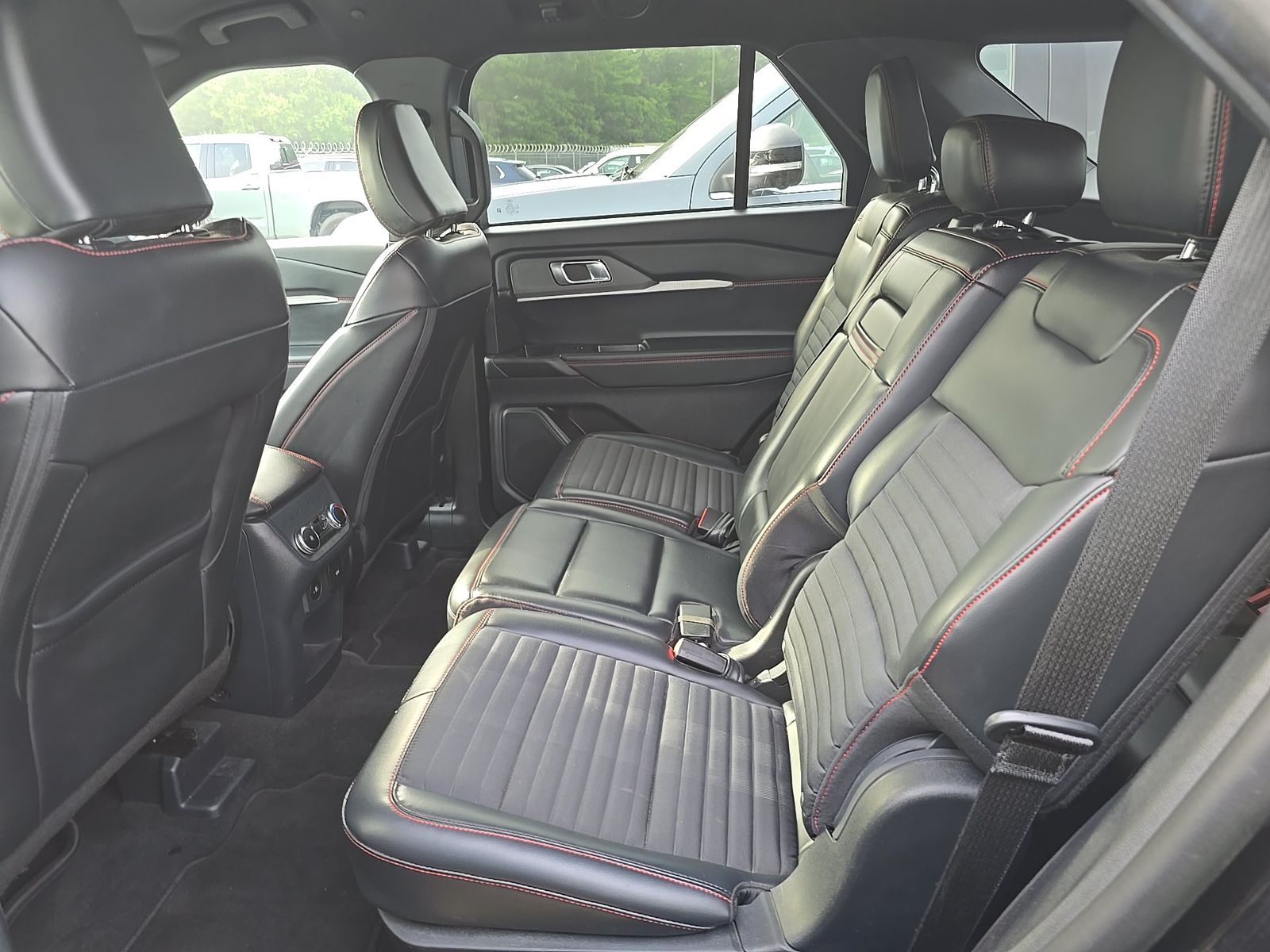 2025 Ford Explorer ST-Line AWD