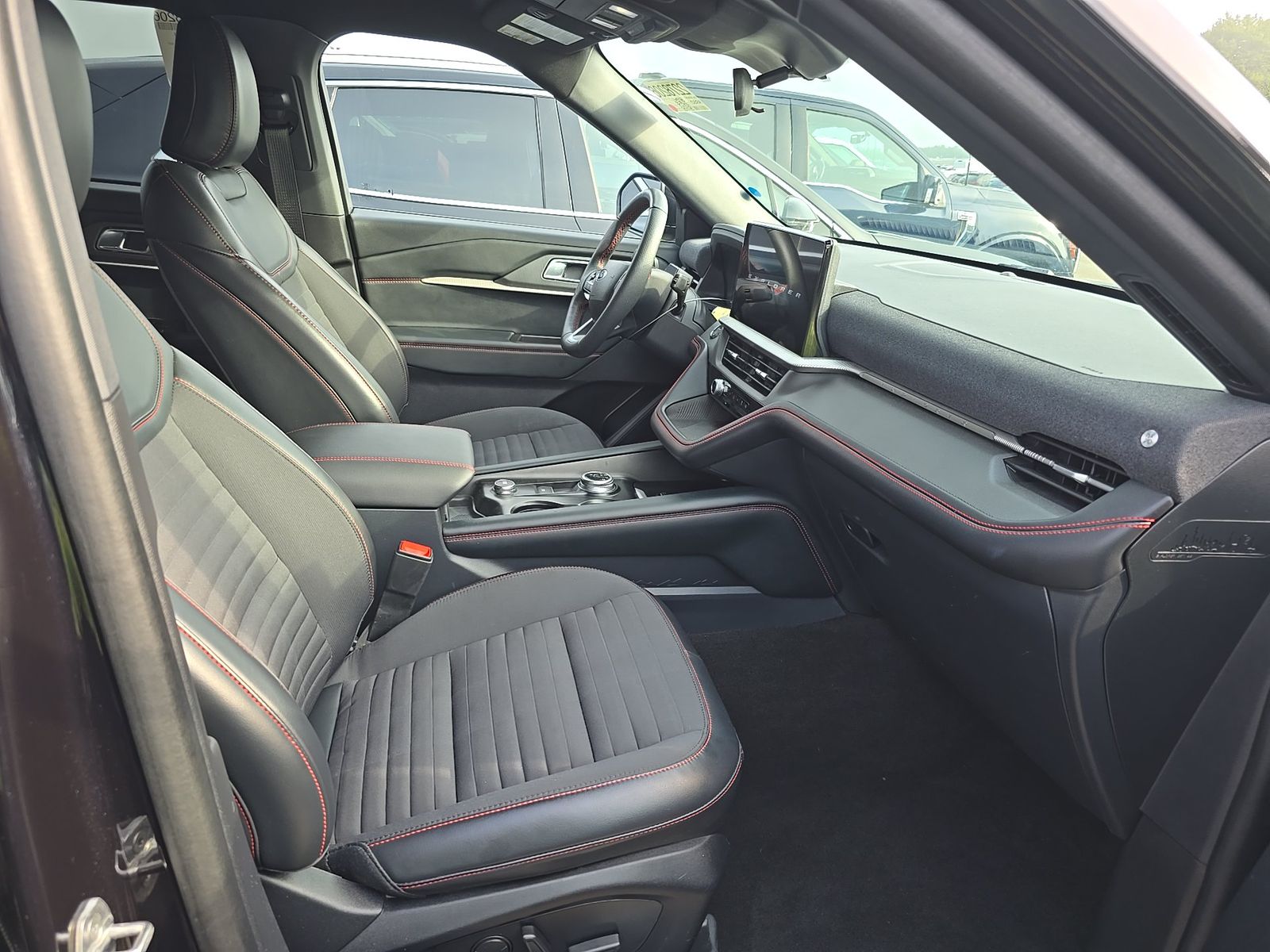 2025 Ford Explorer ST-Line AWD