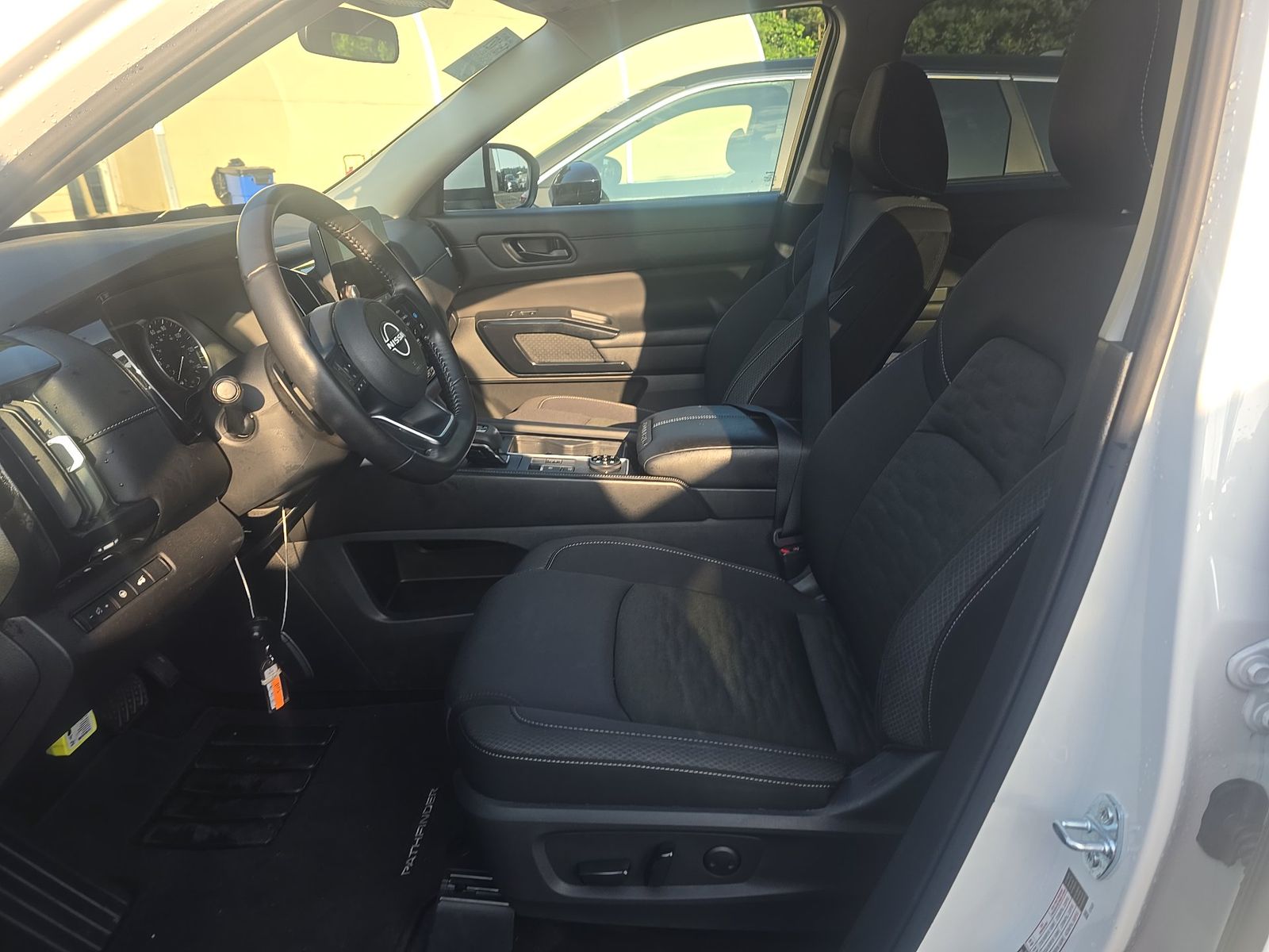 2025 Nissan Pathfinder SV AWD