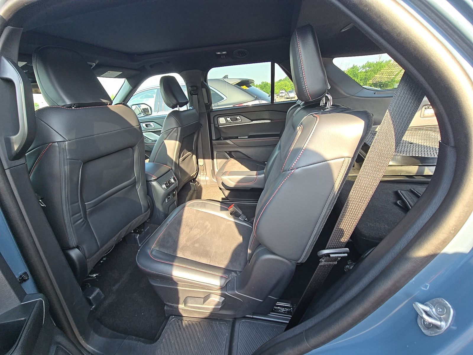 2025 Ford Explorer ST AWD