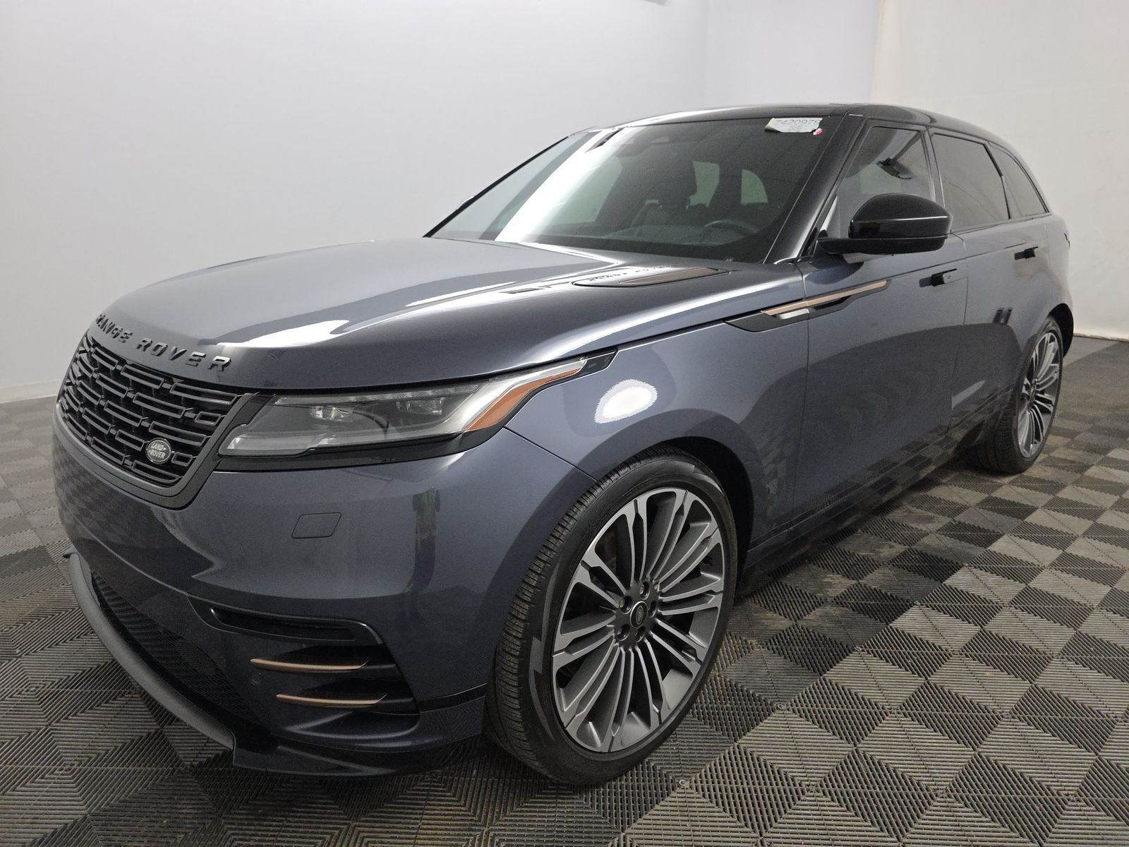 2024 Land Rover Range Rover Velar Dynamic HSE FWD