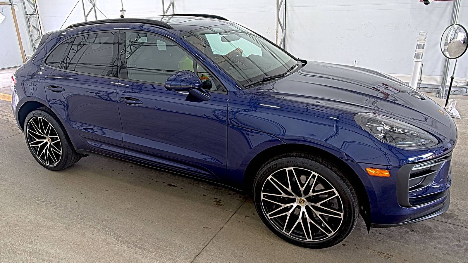 2023 Porsche Macan Base AWD