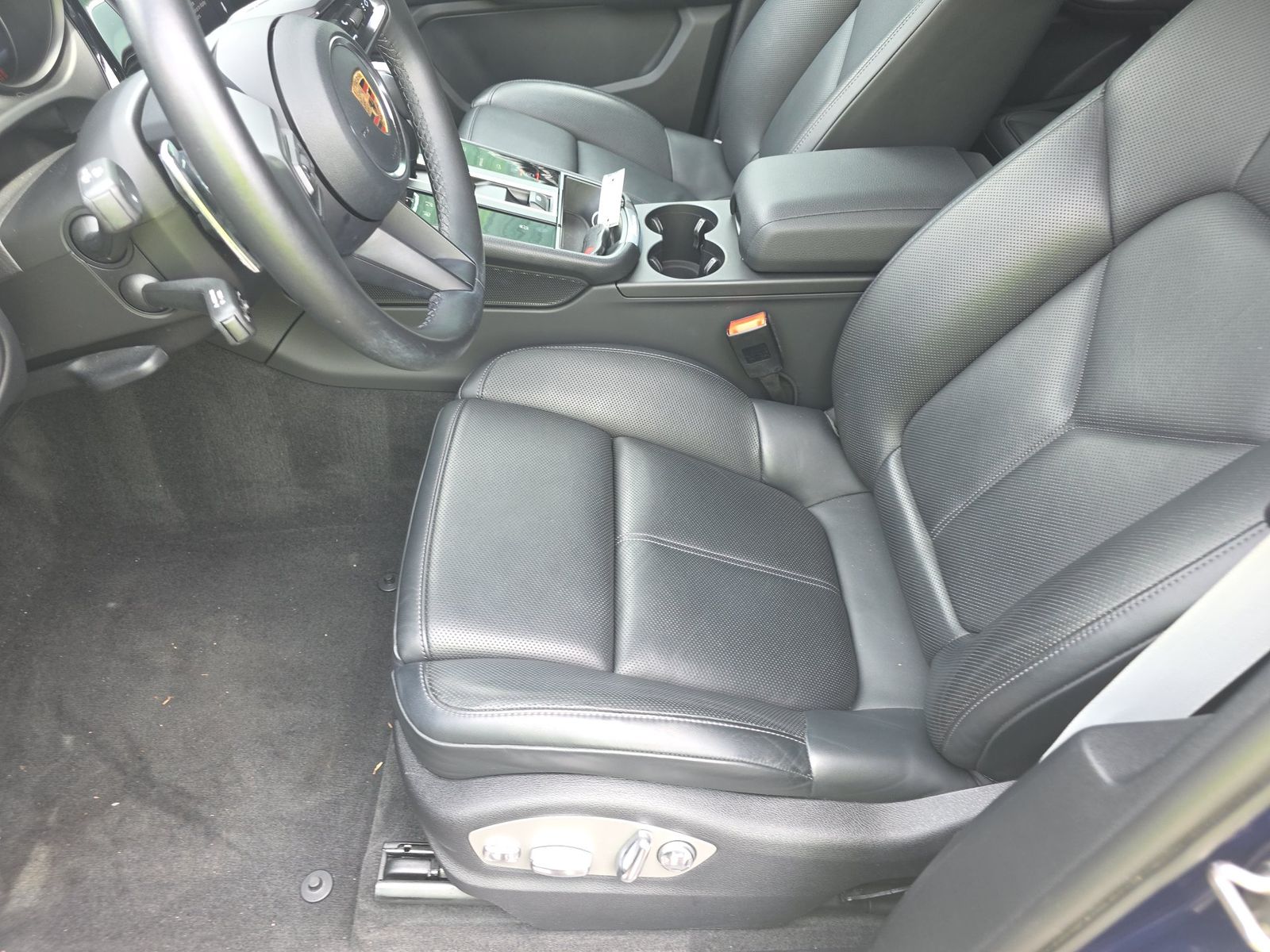 2023 Porsche Macan Base AWD