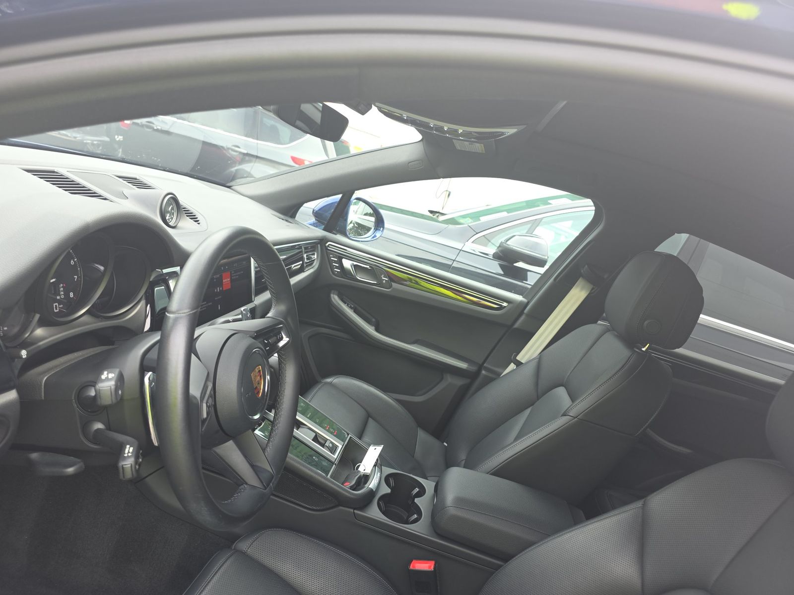 2023 Porsche Macan Base AWD
