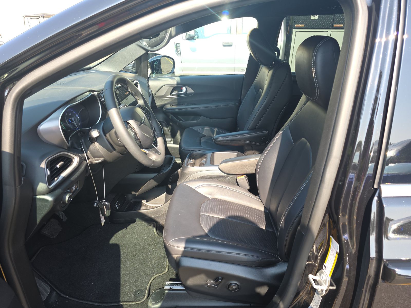 2025 Chrysler Pacifica Select FWD