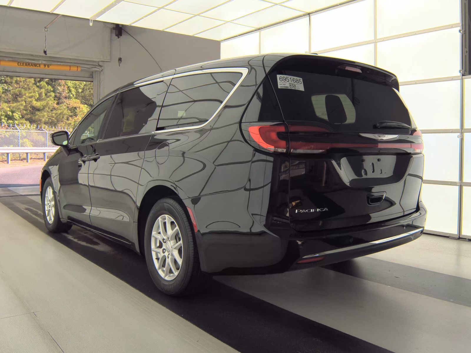 2025 Chrysler Pacifica Select FWD