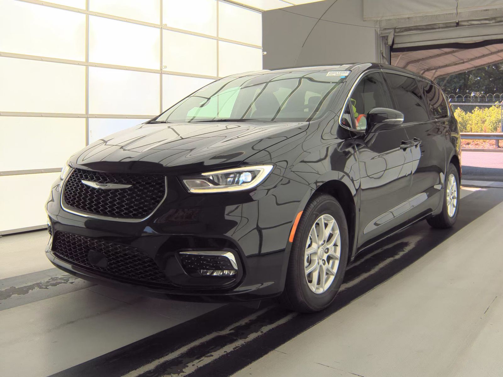 2025 Chrysler Pacifica Select FWD