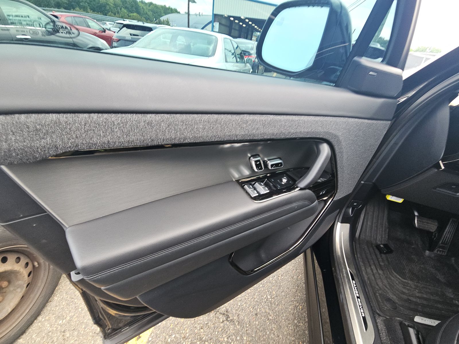 2025 Land Rover Range Rover Sport Dynamic SE AWD