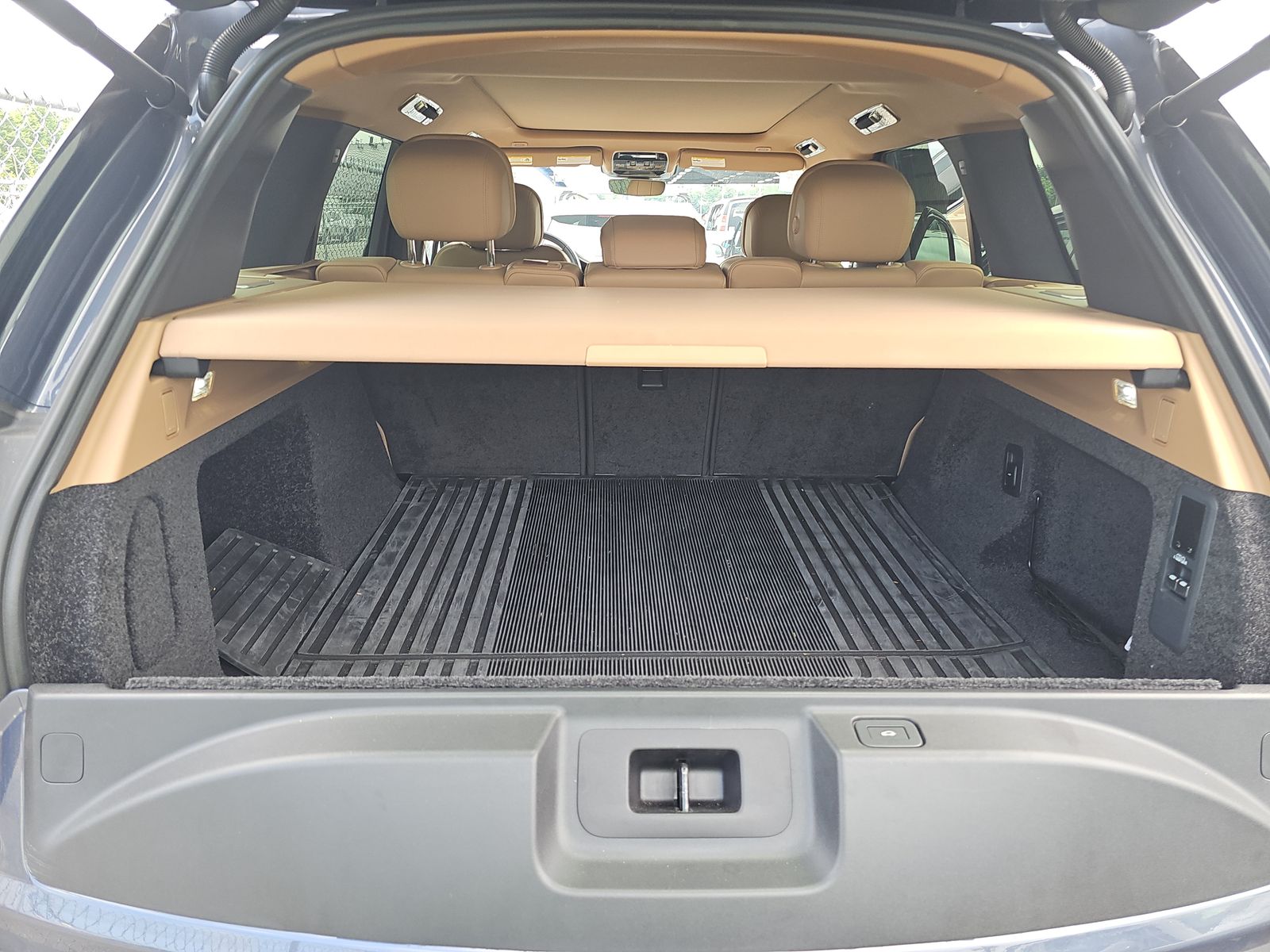 2025 Land Rover Range Rover SE AWD
