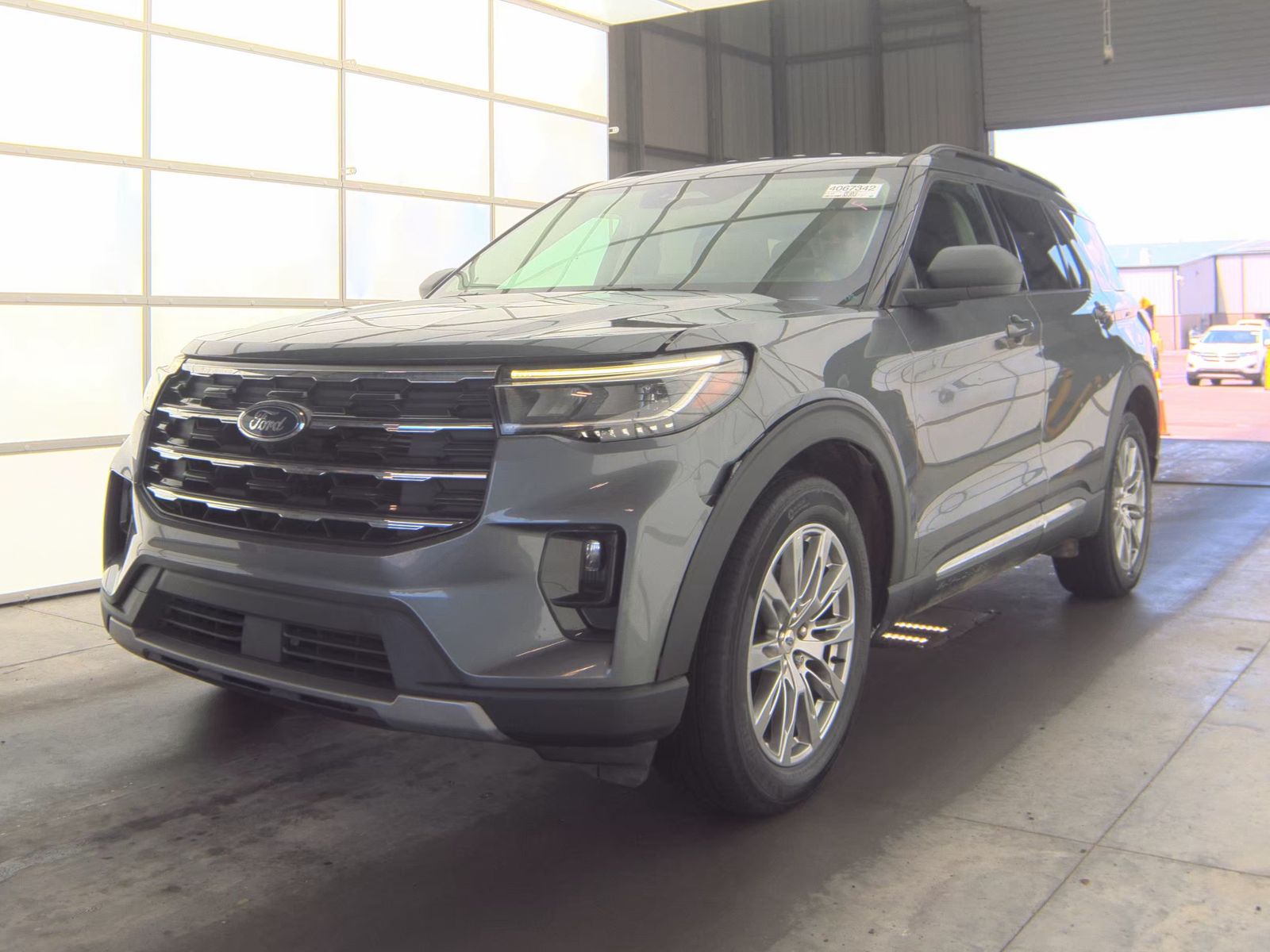 2025 Ford Explorer Active AWD
