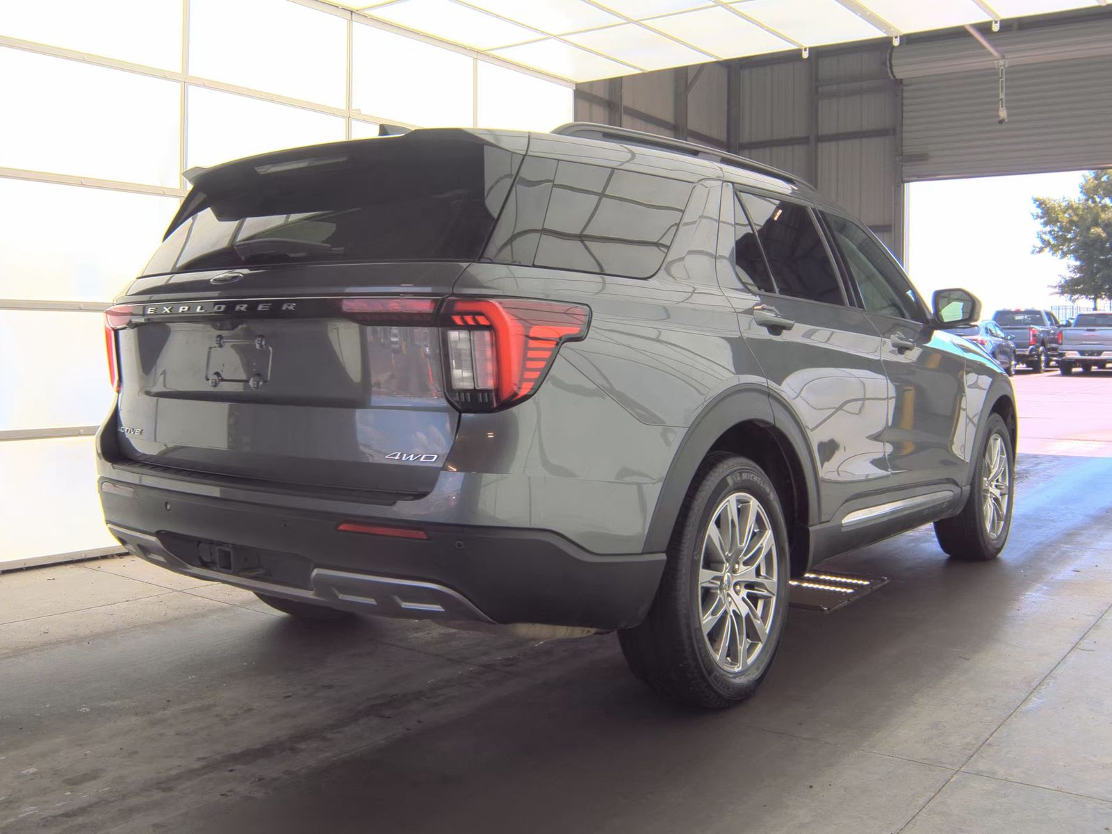 2025 Ford Explorer Active AWD